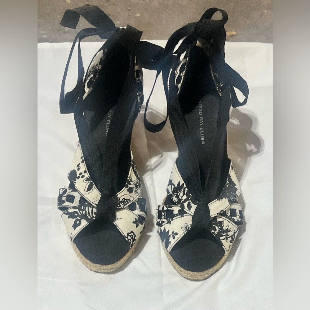 Montego Bay Club Black and Cream Espadrilles, size 8